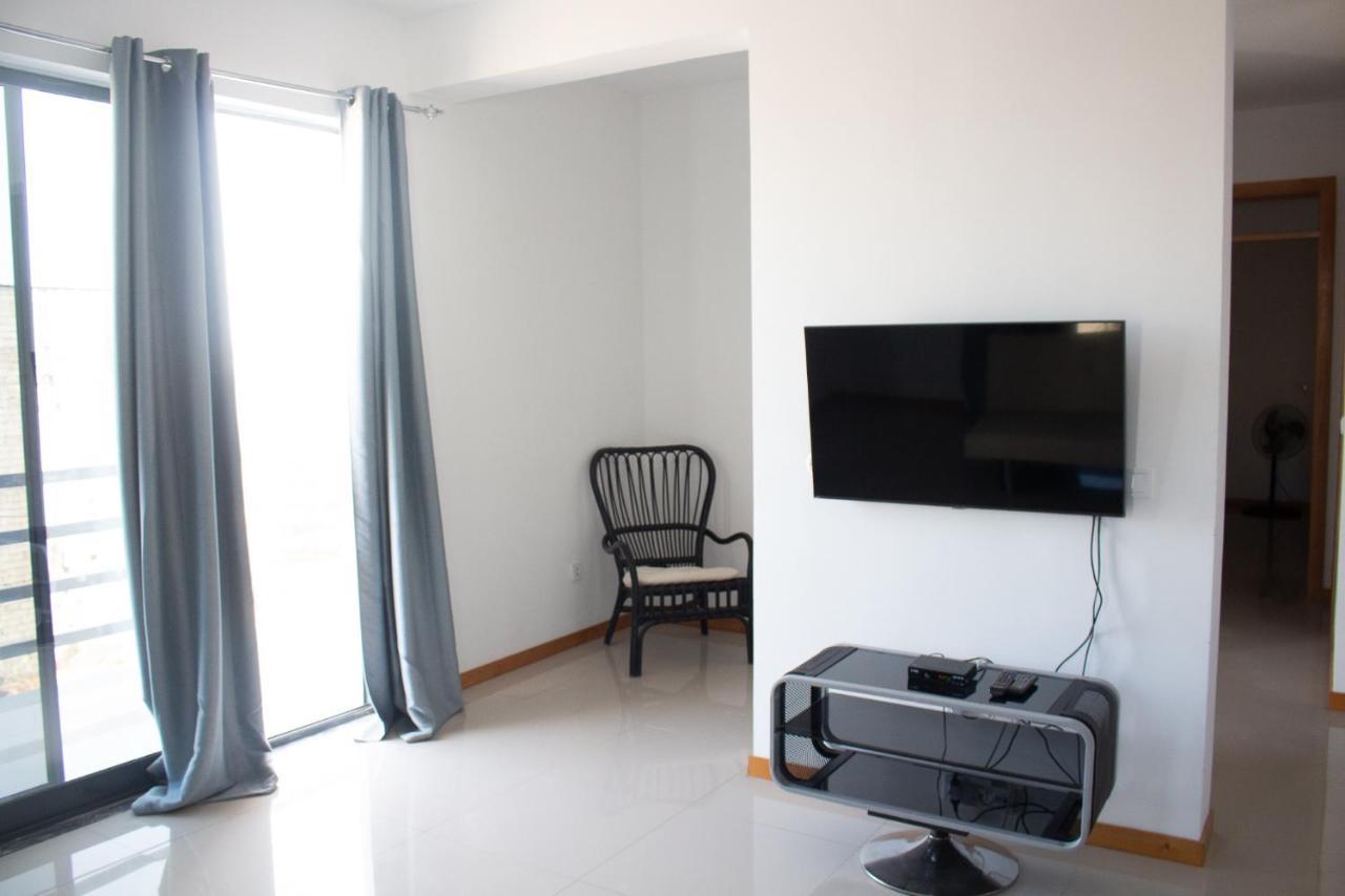 Beautiful And Brand New 2 Bedrooms Apartment/ Magnifico E Novo Apartamento T2 Praia Exterior photo